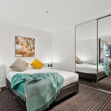 Complete Host Halo Apartments Melbourne Ruang foto