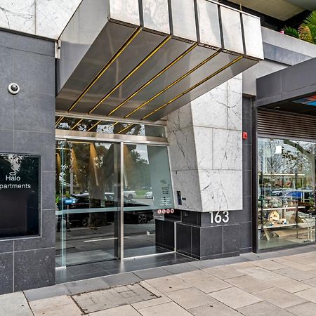Complete Host Halo Apartments Melbourne Bagian luar foto