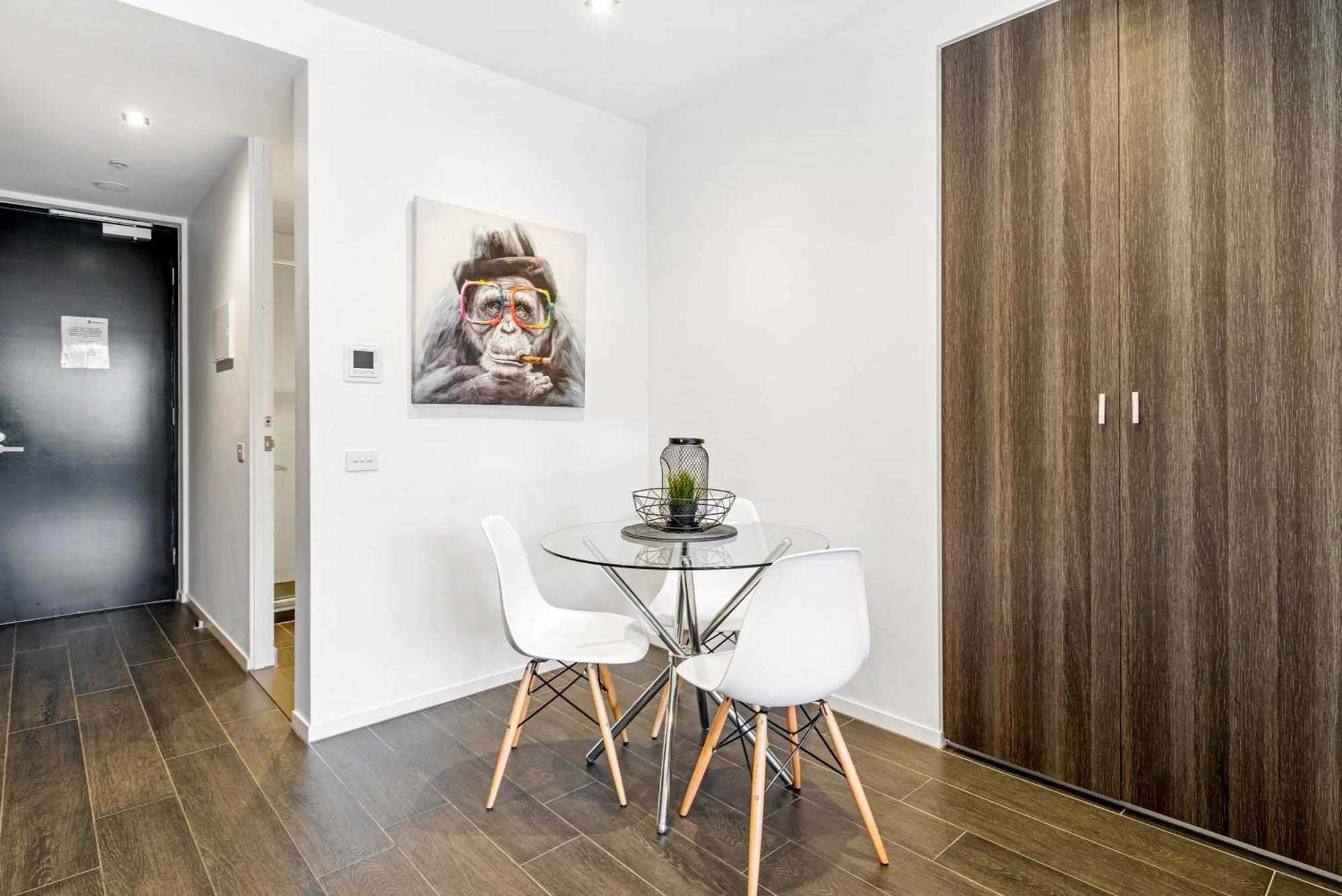 Complete Host Halo Apartments Melbourne Ruang foto