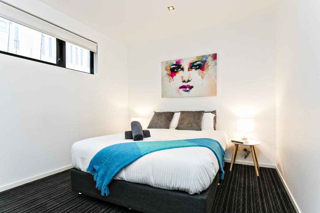 Complete Host Halo Apartments Melbourne Bagian luar foto